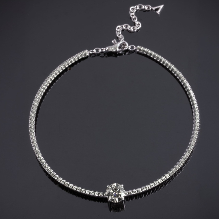Sogno, Elegante collier con diamante taglio brillante